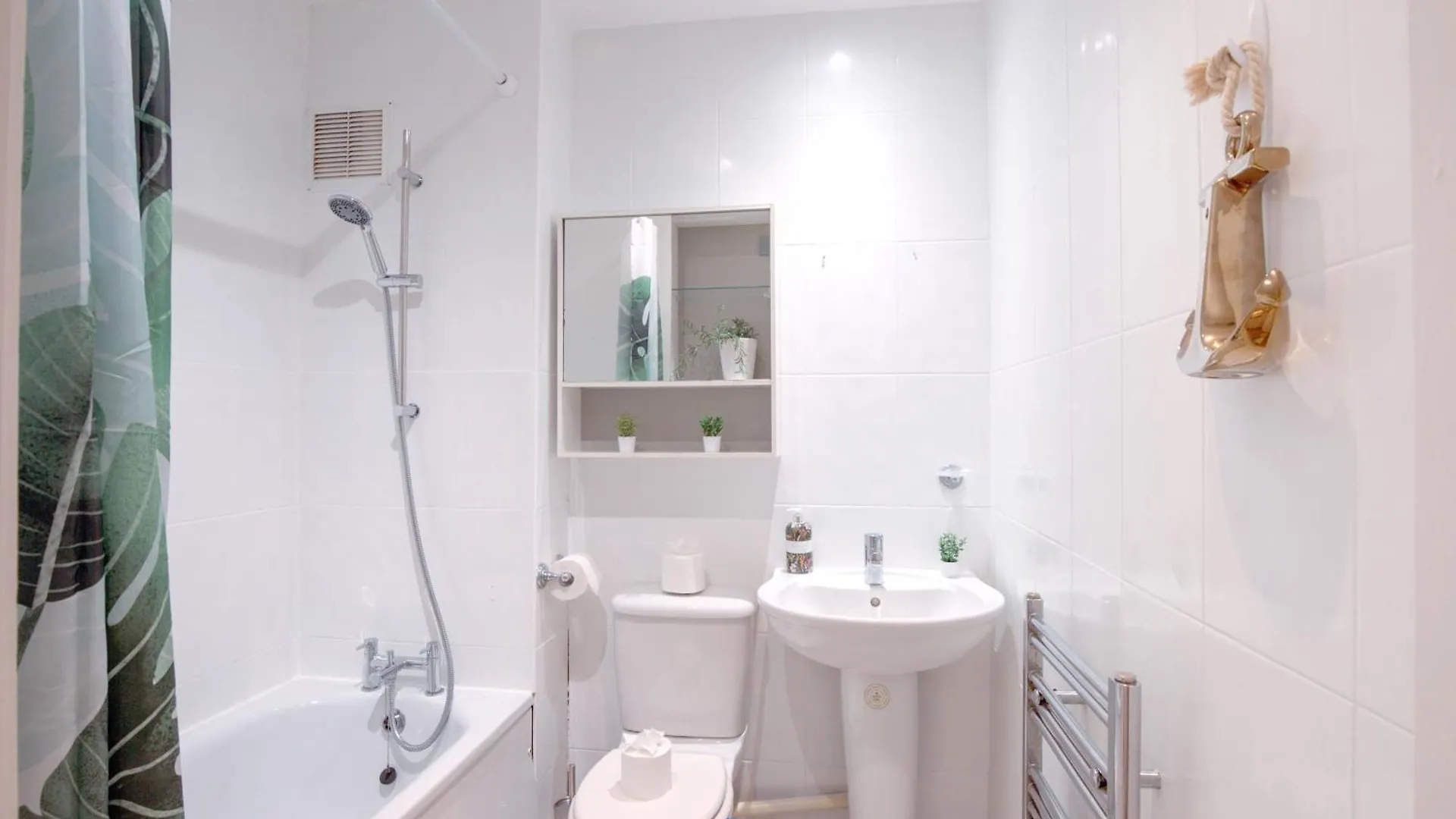 Stratford Gem- Stylist Spacious Apartment London