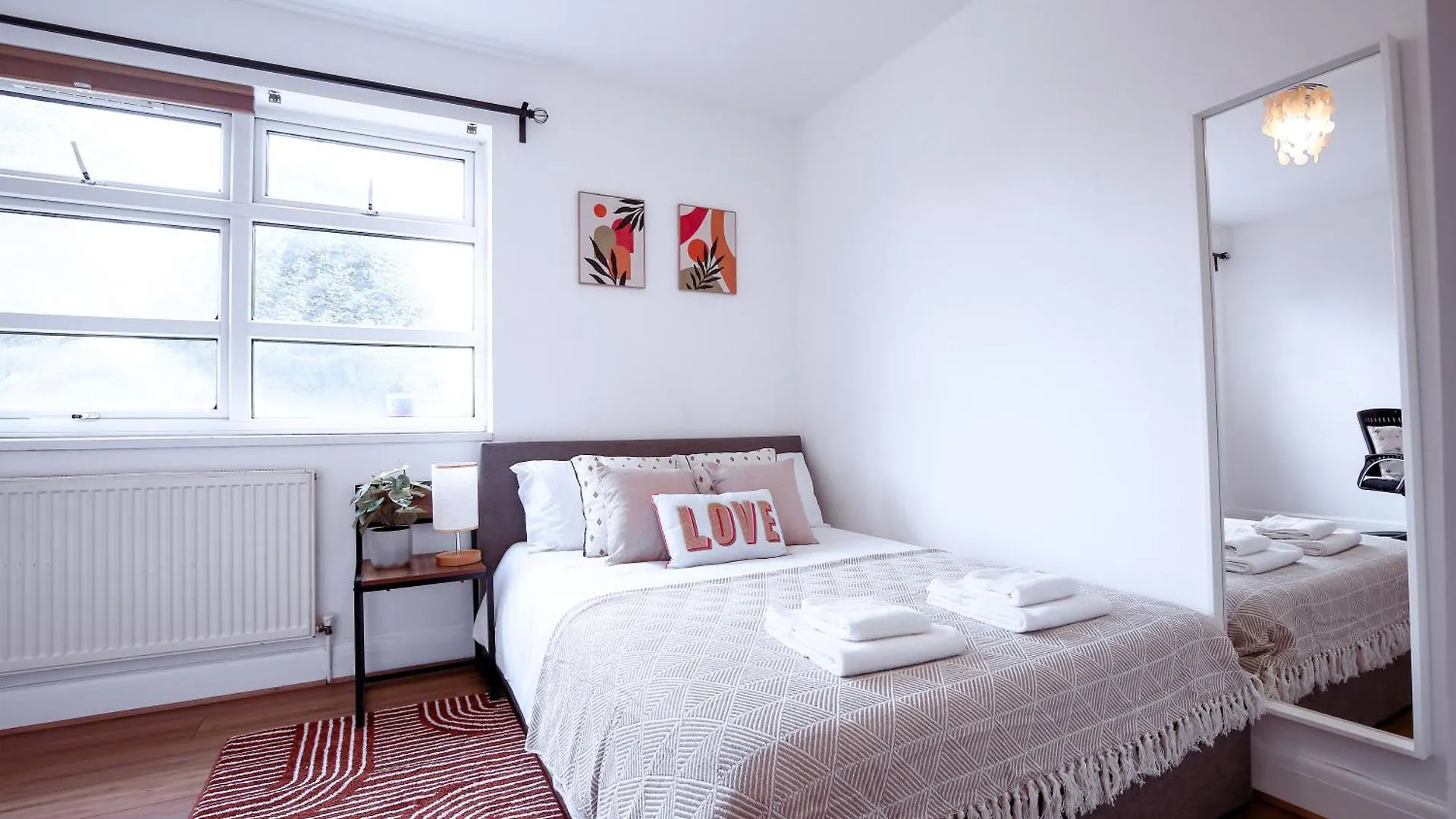 Stratford Gem- Stylist Spacious Apartment London