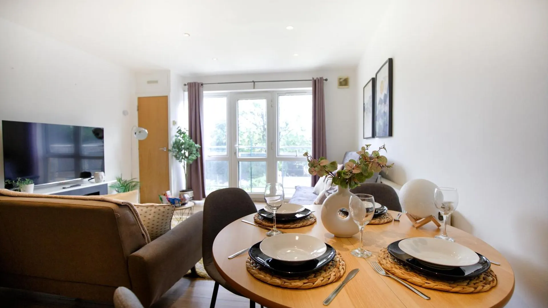 Stratford Gem- Stylist Spacious Apartment London