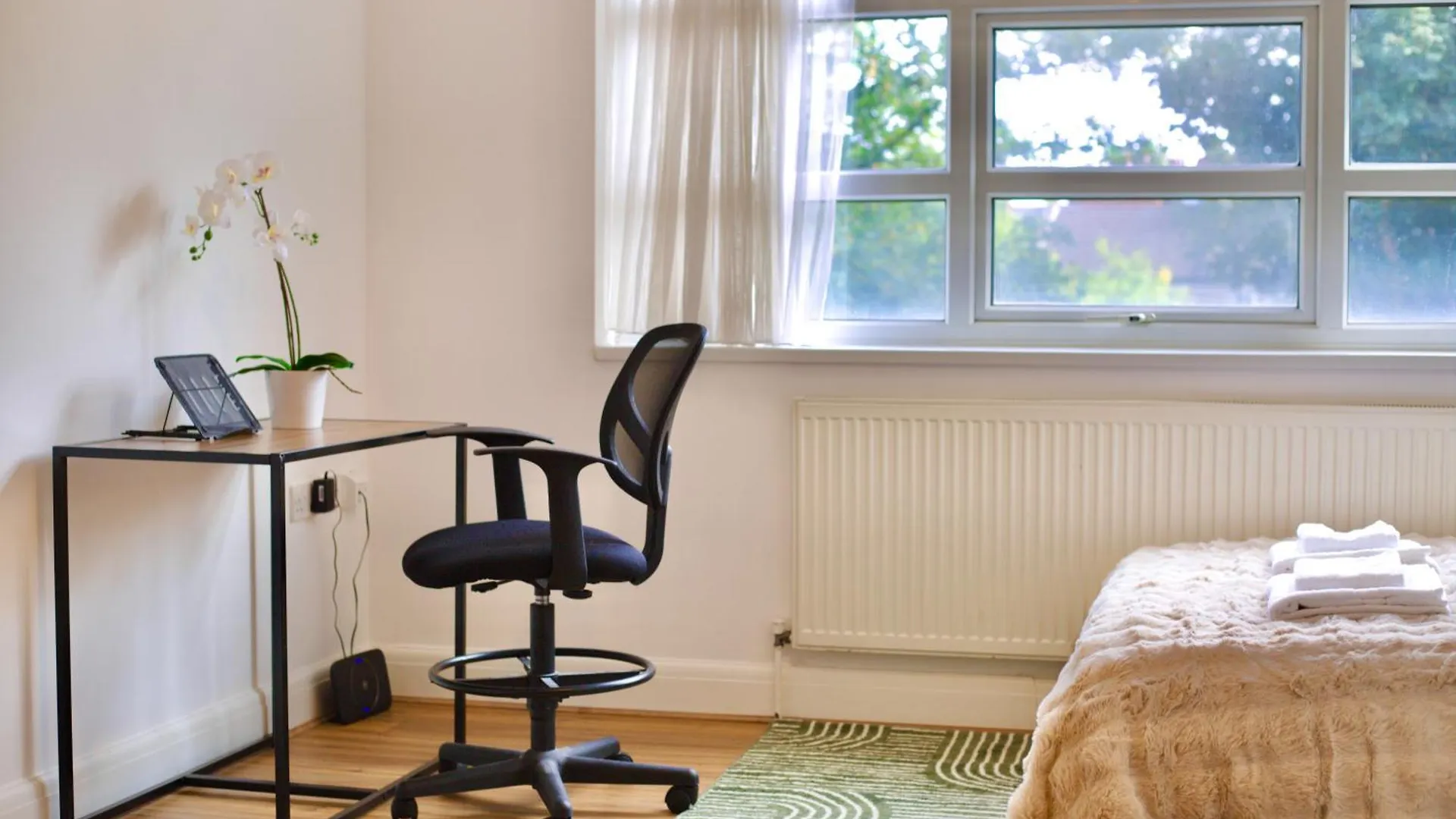Stratford Gem- Stylist Spacious Apartment London