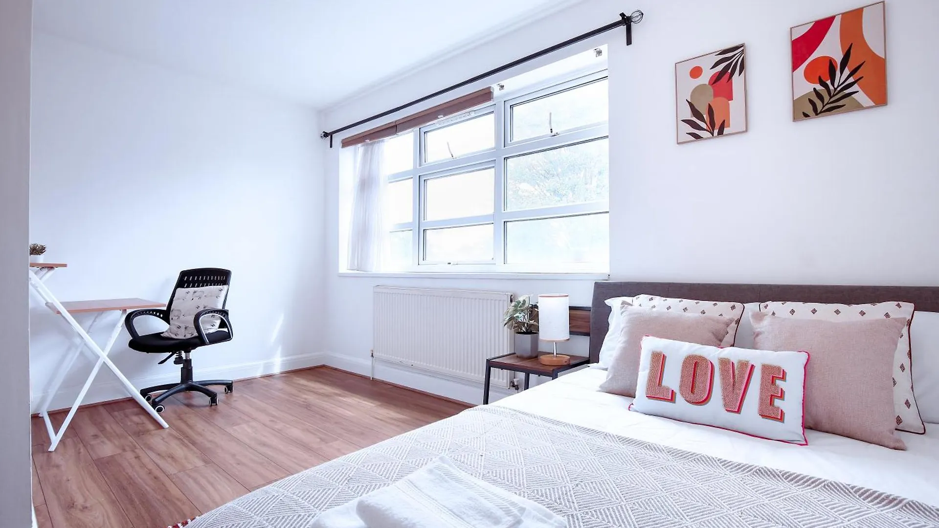 Stratford Gem- Stylist Spacious Apartment London