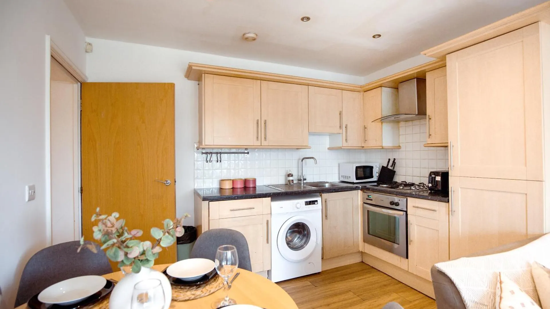 Stratford Gem- Stylist Spacious Apartment London