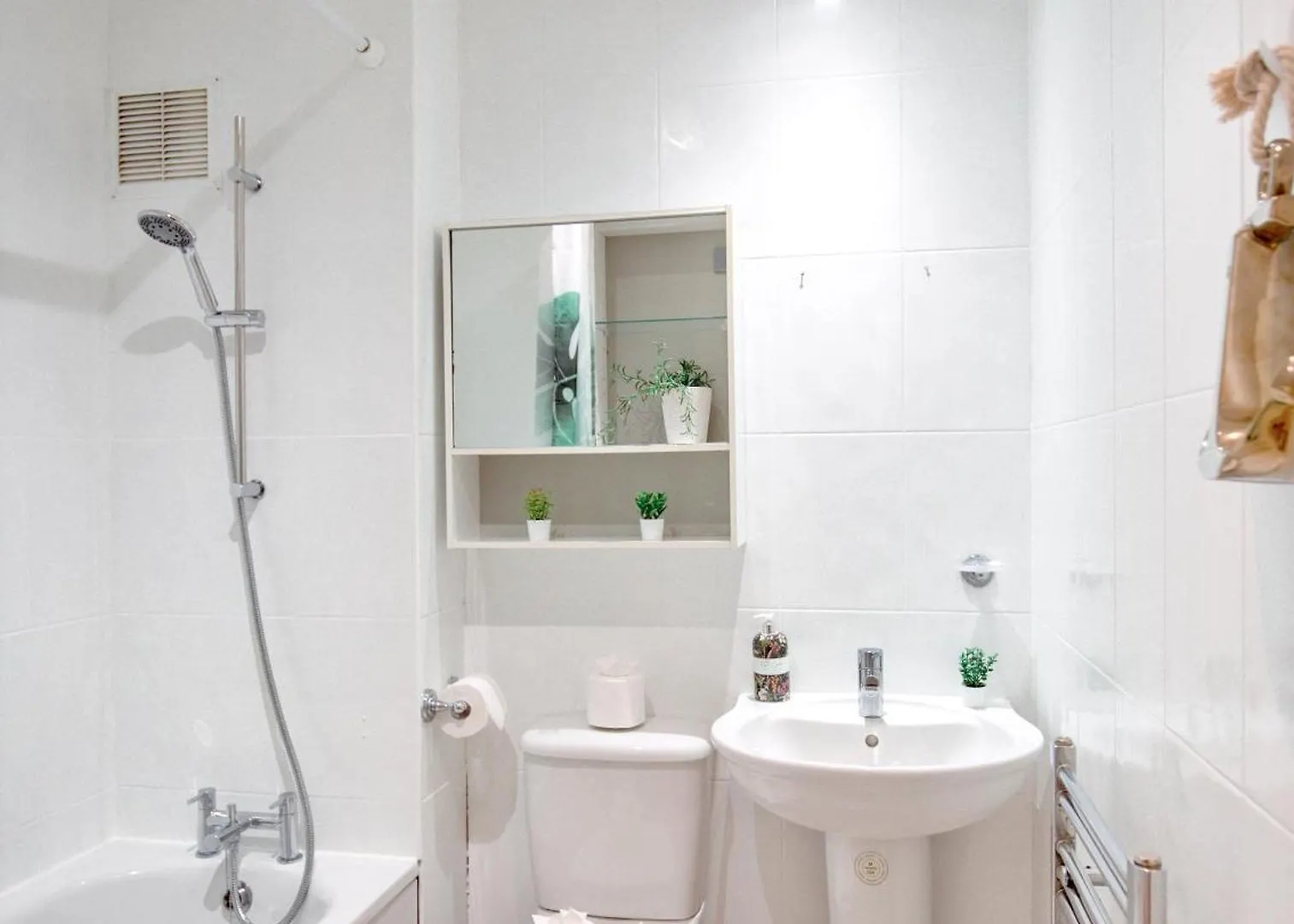 Stratford Gem- Stylist Spacious Apartment London