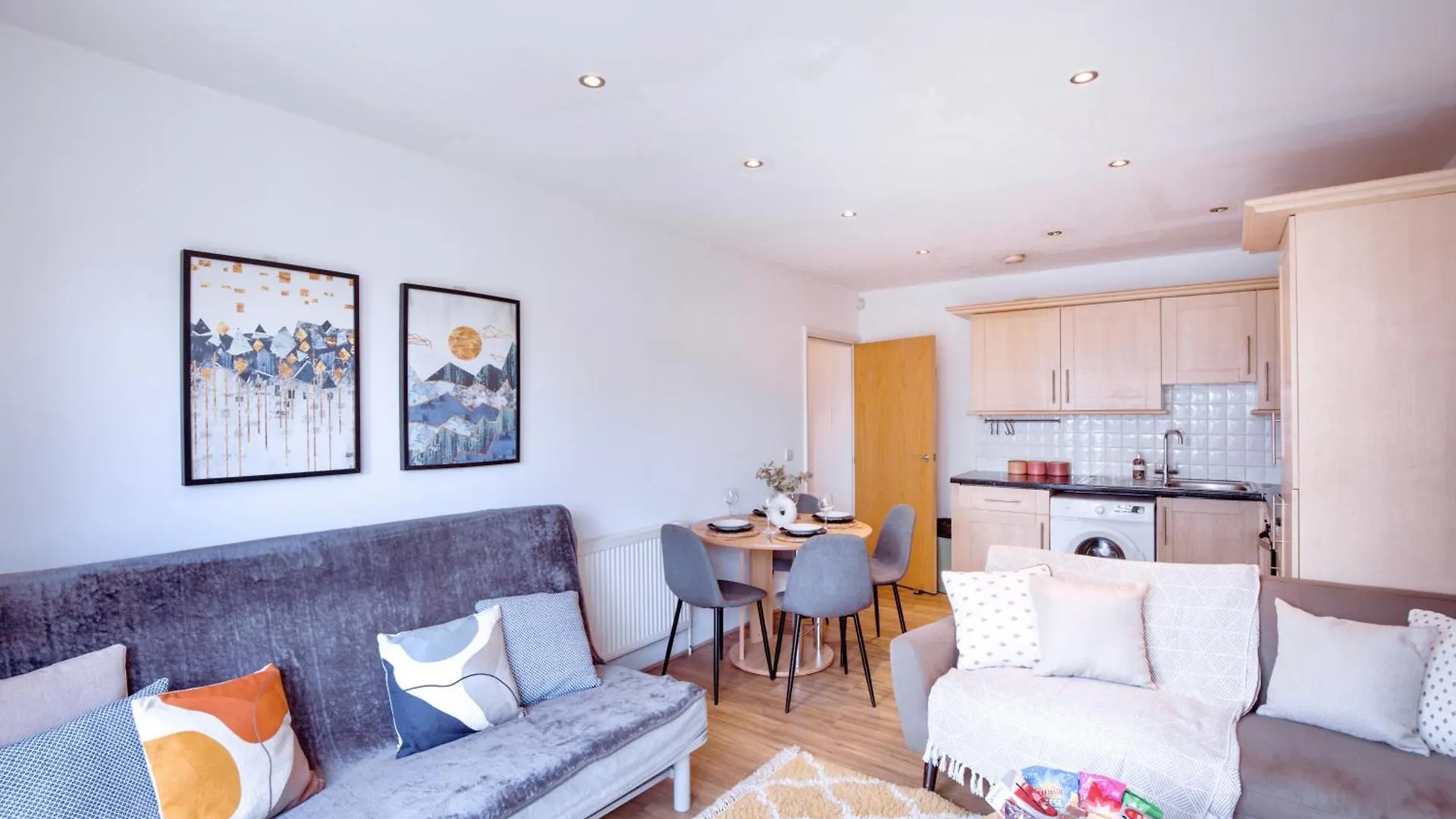 Stratford Gem- Stylist Spacious Apartment London