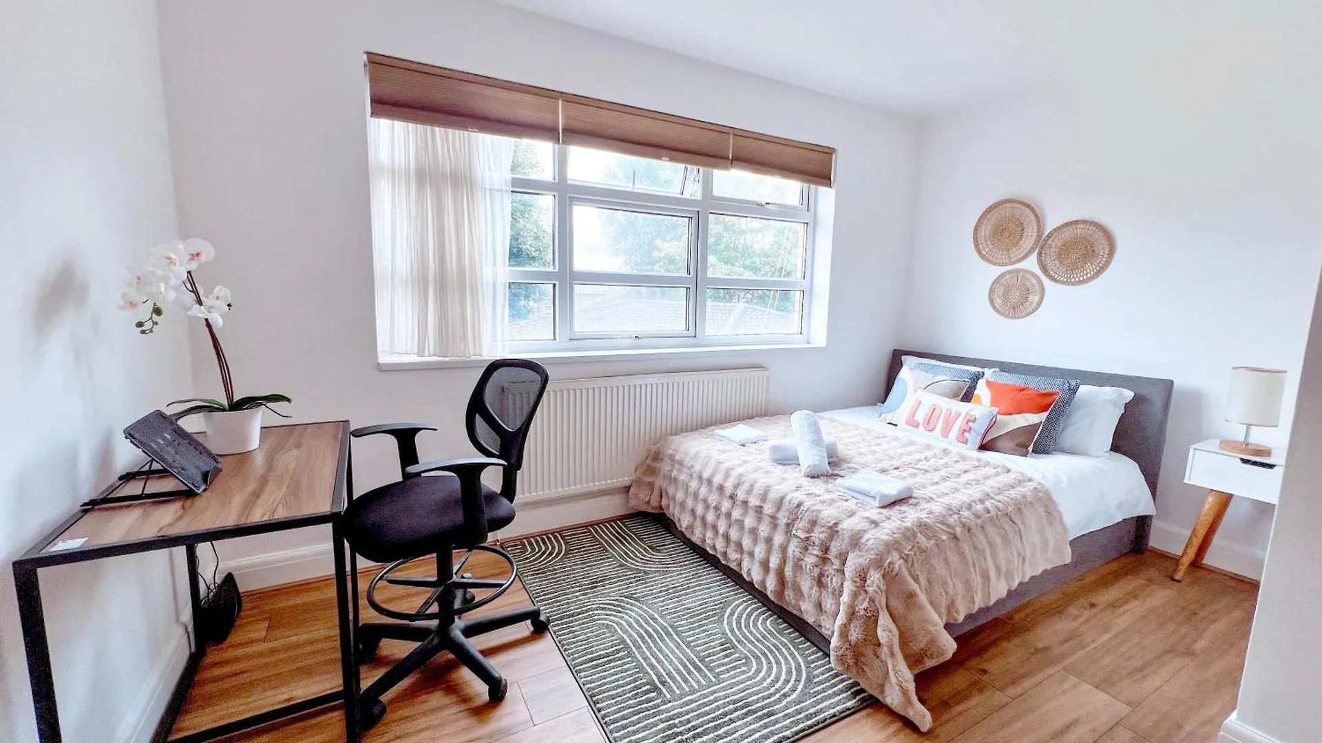 Stratford Gem- Stylist Spacious Apartment London